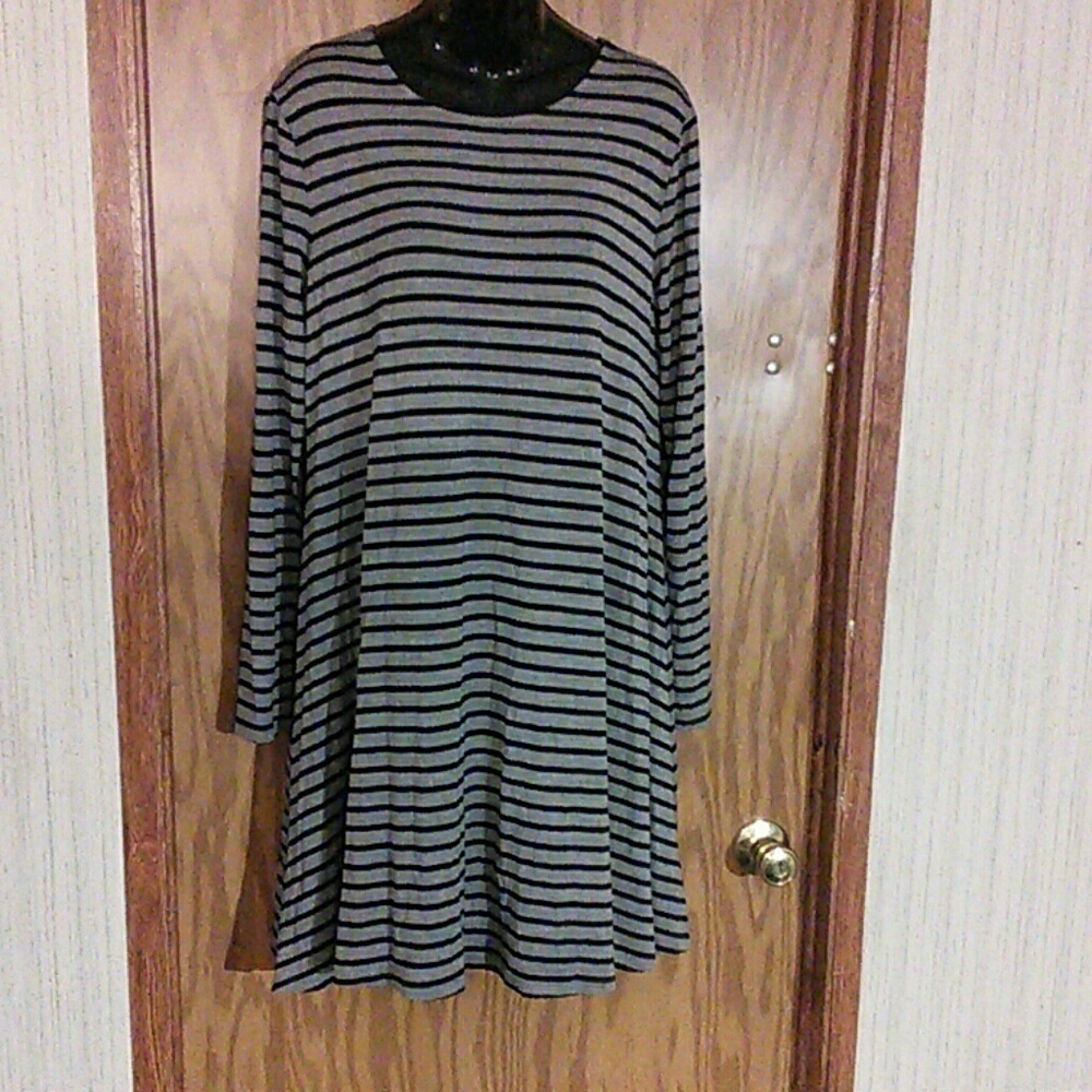 Old Navy Long sleeve Dress size L (K)